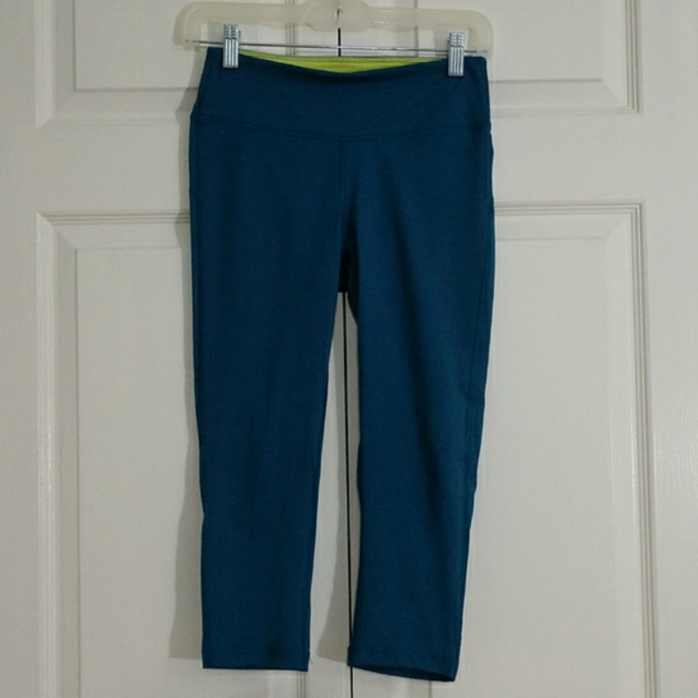 BOGO MARIKA TEK Turquoise Capris Leggings XS 0-2